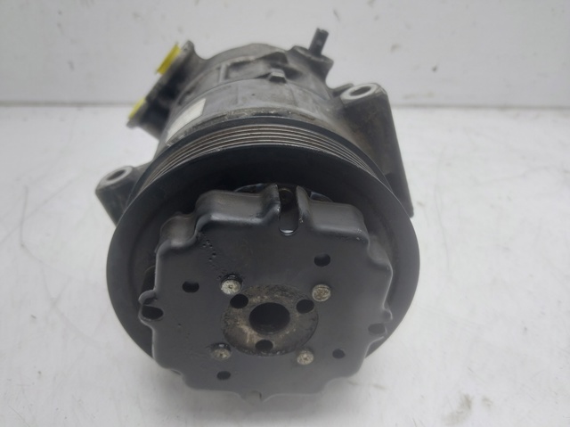 Sprężarka klimatyzacji 55703721 OPEL
