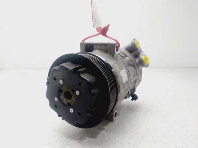 Sprężarka klimatyzacji 55703721 OPEL