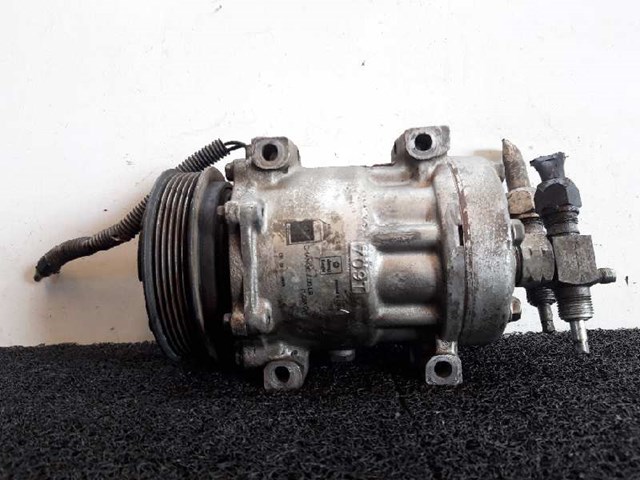 Sprężarka klimatyzacji 56004354 CHRYSLER