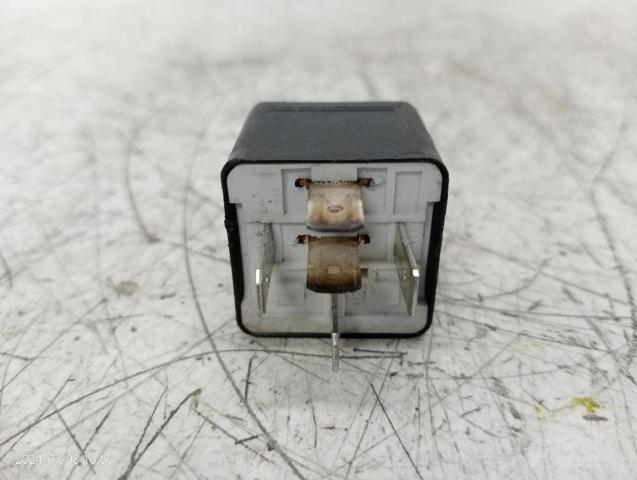 Przekaźnik sterownika wycieraczek Volkswagen Touareg 1 7LA, 7L6, 7L7