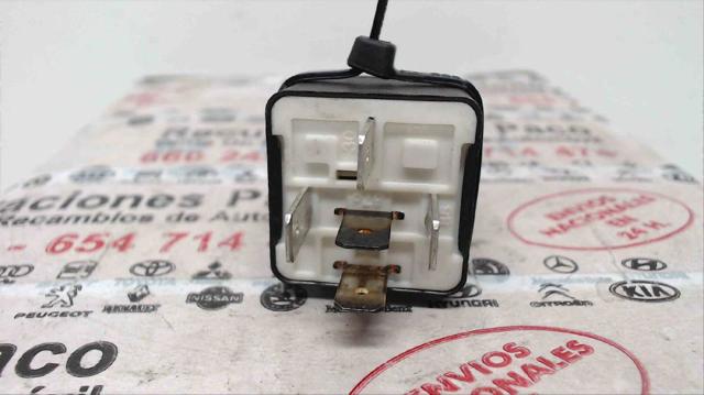 Przekaźnik sterownika wycieraczek Volkswagen Touareg 1 7LA, 7L6, 7L7