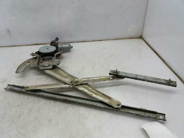 Mechanizm podnoszenia szyby drzwi przednich prawych 5713A088 MITSUBISHI