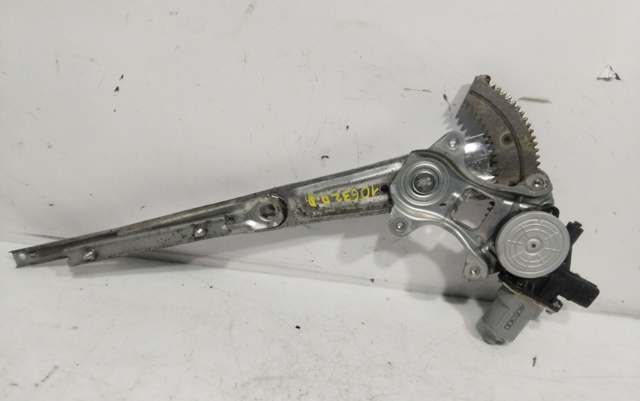 Mechanizm podnoszenia szyby drzwi przednich prawych 5713A256 MITSUBISHI
