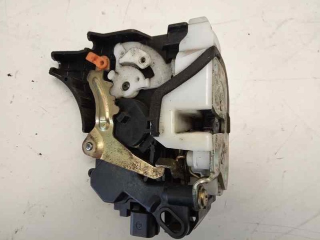 Zamek drzwi przednich prawych 5715A186 MITSUBISHI