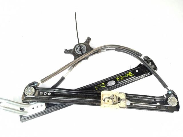 Mechanizm podnoszenia szyby drzwi przednich lewych 575837461A VAG