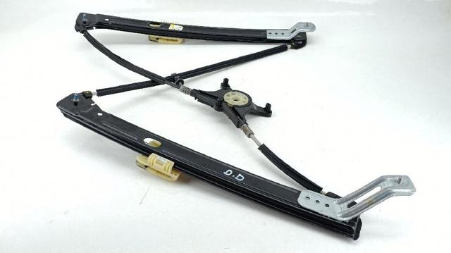 Mechanizm podnoszenia szyby drzwi przednich prawych 575837462A VAG