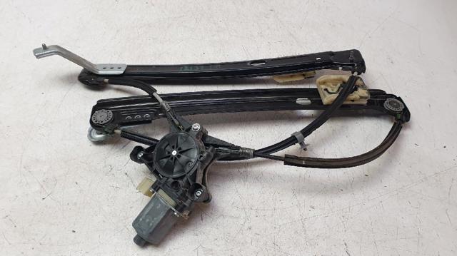 Mechanizm podnoszenia szyby drzwi przednich prawych 575837462A VAG