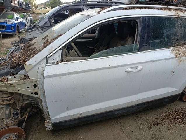 Drzwi przednie lewe 57A831051 VAG