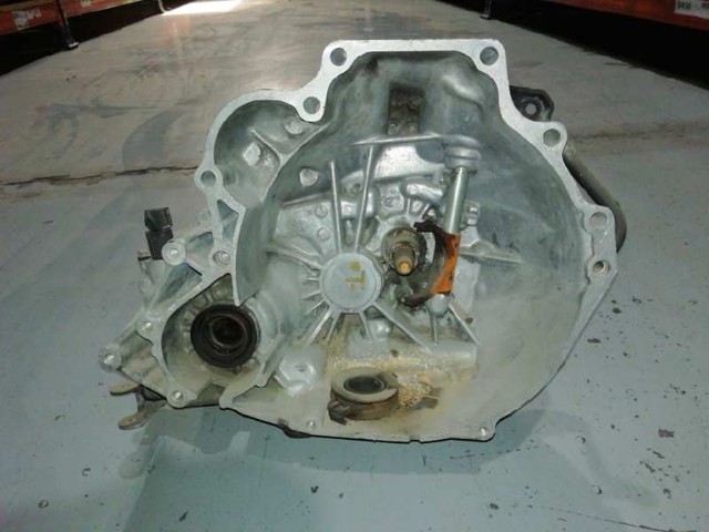 Mechaniczna skrzynia biegów w komplecie do Nissan Almera N15