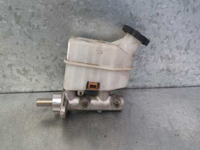 Główny cylinder hamulców 585102E100 HYUNDAI