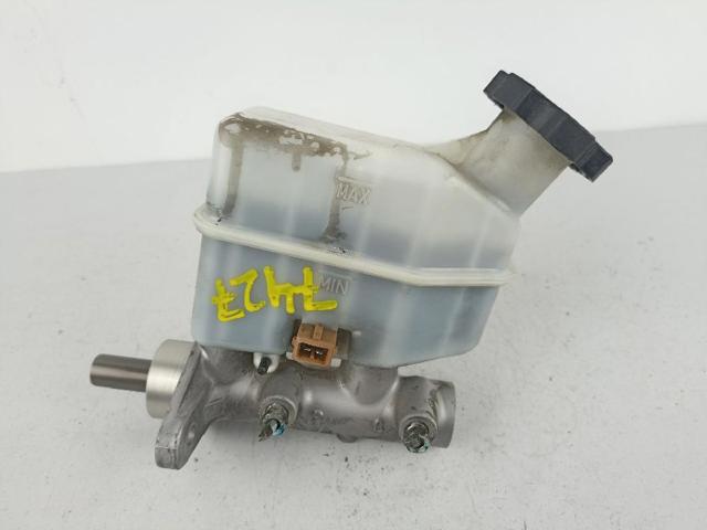 Główny cylinder hamulców 585102E100 HYUNDAI