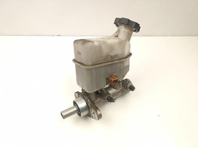 Główny cylinder hamulców 585102E100 HYUNDAI