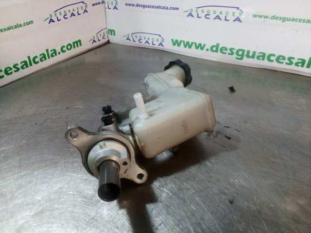 Główny cylinder hamulców 585102S201 HYUNDAI