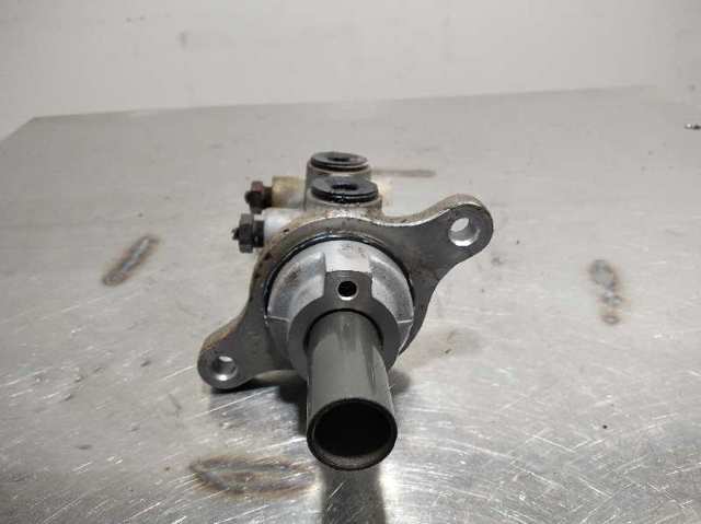 Główny cylinder hamulców 585102S201 HYUNDAI