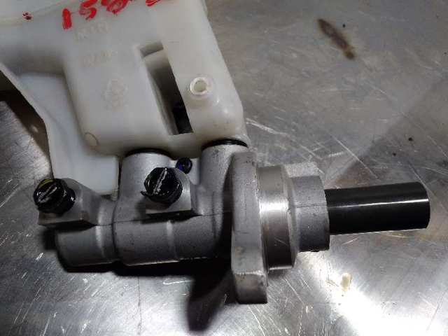 Główny cylinder hamulców 585102S201 HYUNDAI