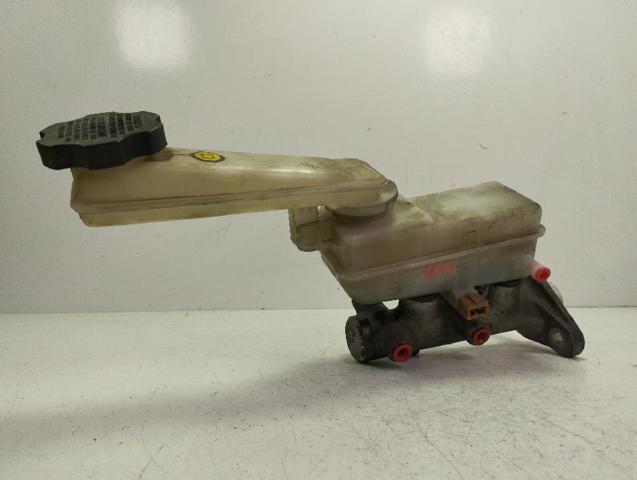 Główny cylinder hamulców Hyundai Trajet FO