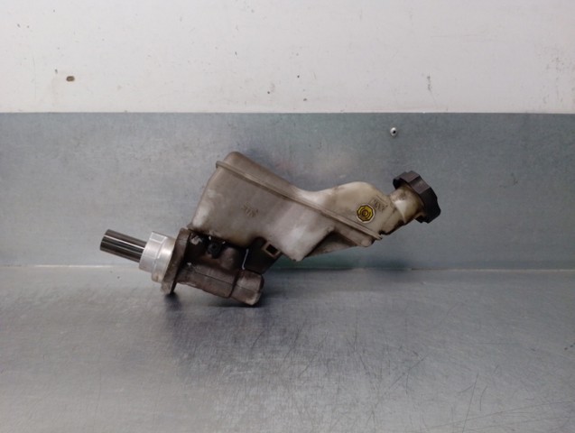 Główny cylinder hamulców 585103Z000 HYUNDAI