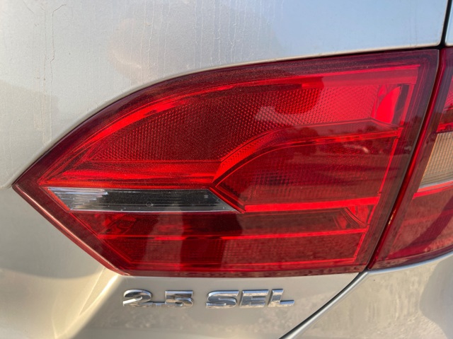 Lampa zespolona tylna prawa wewnętrzna 5C6945260 VAG