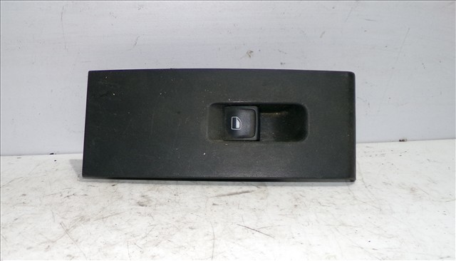 Zamek drzwi tylnych prawych 5E0839016A VAG