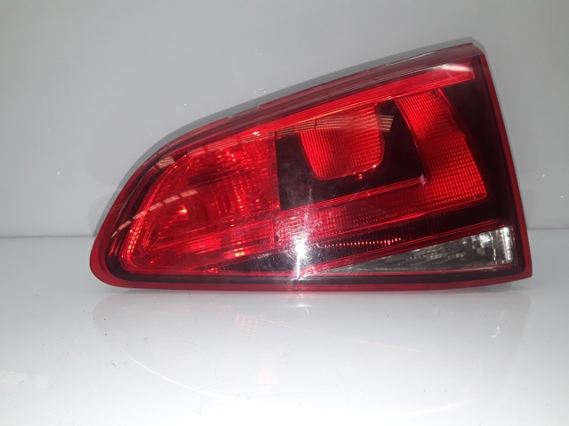 Lampa zespolona tylna prawa wewnętrzna 5G0945094P VAG