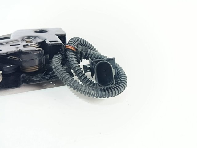Zamek maski 5G1823509C VAG