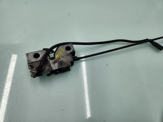 Zamek maski 5G1823509D VAG
