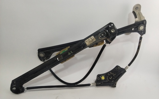 Mechanizm podnoszenia szyby drzwi przednich prawych 5G4837462F VAG