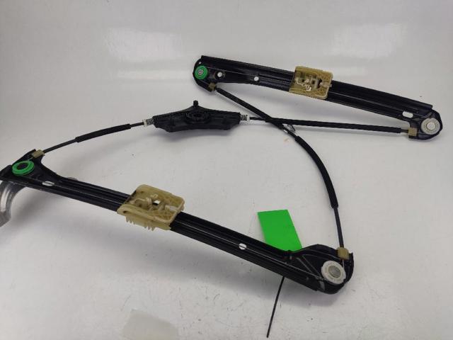 Mechanizm podnoszenia szyby drzwi przednich prawych 5G4837462H VAG