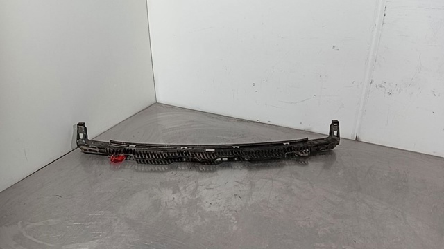 Wspornik zderzaka tylnego środkowy 5G6807863 VAG