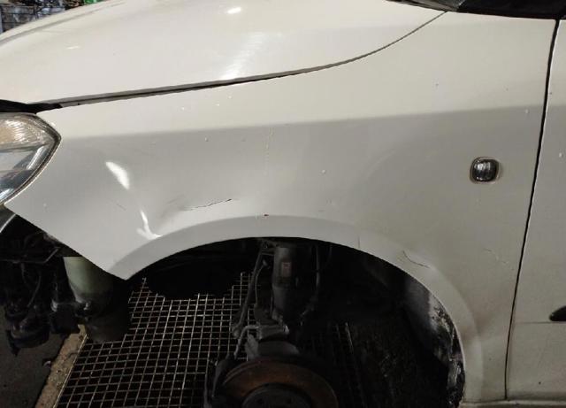 Błotnik przedni lewy 5J0821021A VAG