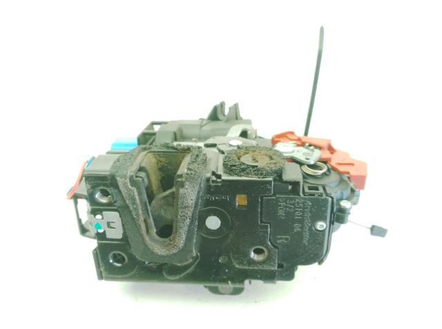Zamek drzwi tylnych prawych 5J0839016 VAG