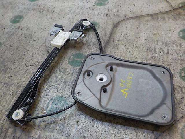 Mechanizm podnoszenia szyby drzwi przednich prawych 5J4837462 VAG