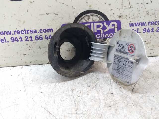 Klapka wlewu paliwa Skoda Roomster 5J7