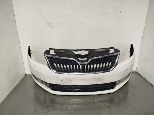Zderzak przedni 5JA807221F VAG