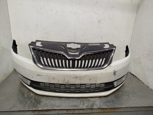 Zderzak przedni 5JA807221F VAG