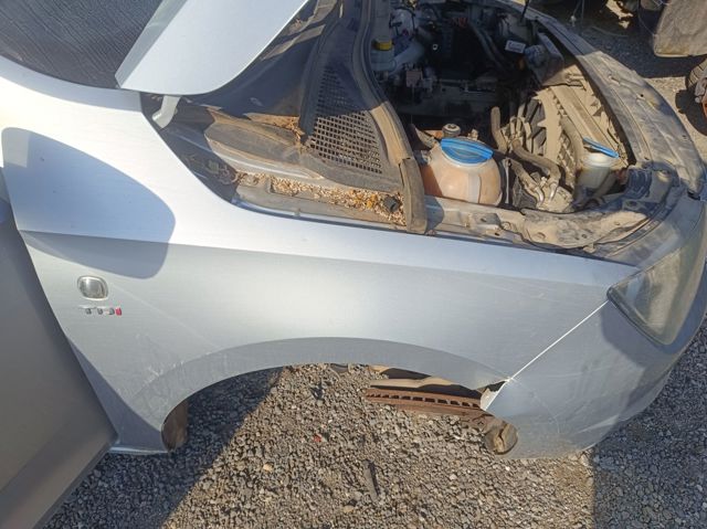 Błotnik przedni prawy 5JA821022B VAG