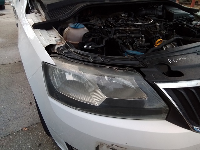 Reflektor prawy 5JB941016 VAG