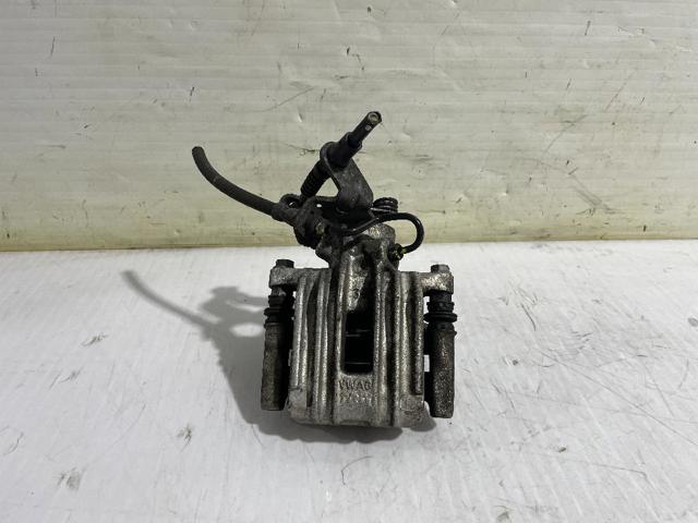 Zacisk hamulcowy tylny prawy 5K0615424 VAG