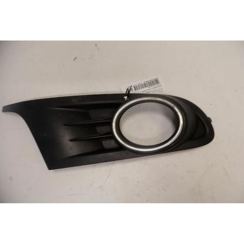 Zaślepka (kratka) lamp przeciwmgielnych zderzaka przedniego prawa 5K0853666 VAG