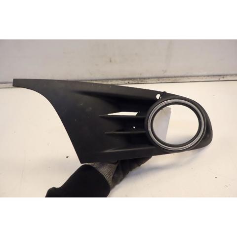 Zaślepka (kratka) lamp przeciwmgielnych zderzaka przedniego prawa 5K0853666 VAG