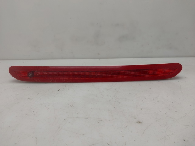 Lampa stop tylna dodatkowa 5K0945087B VAG