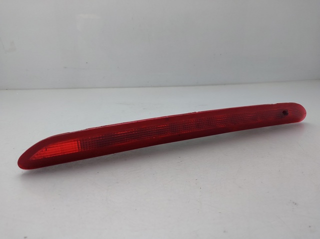 Lampa stop tylna dodatkowa 5K0945087B VAG