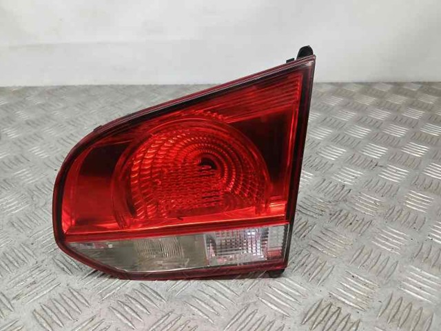 Lampa zespolona tylna prawa wewnętrzna 5K0945094G VAG