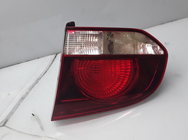 Lampa zespolona tylna prawa wewnętrzna 5K0945094K VAG