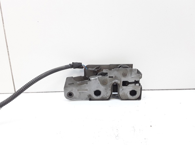 Zamek maski 5K1823509 VAG