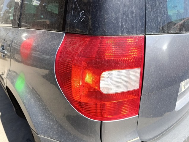 Lampa zespolona tylna lewa 5L0945111 VAG