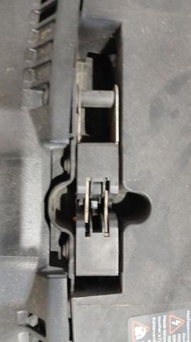 Zamek maski 5M1823509 VAG