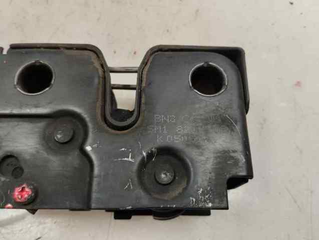 Zamek maski 5M1823509 VAG