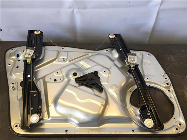Mechanizm podnoszenia szyby drzwi przednich prawych 5N0837462 VAG