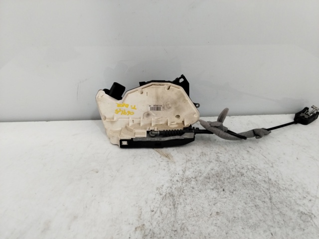 Zamek drzwi tylnych prawych 5N0839016A VAG